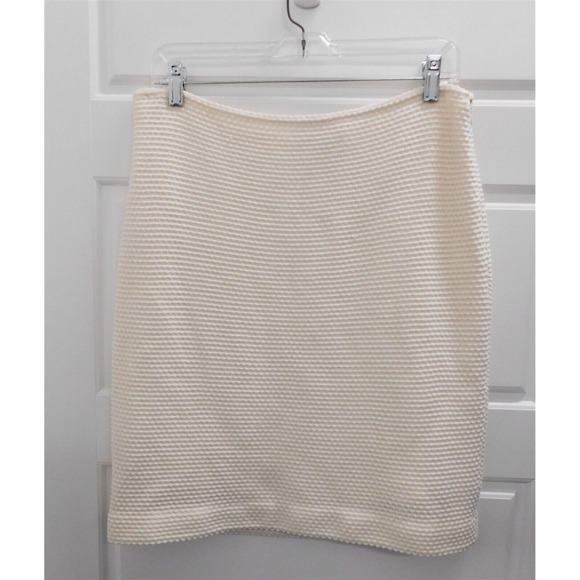 St John Ivory Boucle Knit‎ Skirt sz 8
